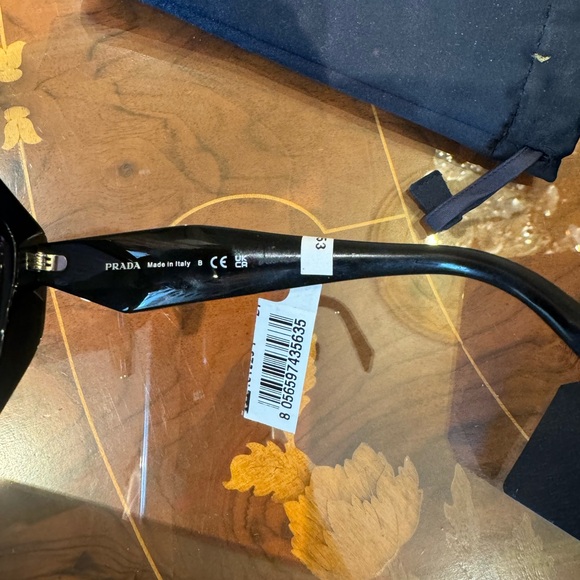 100% Auth Prada Milano sunglasses. Black/ grey geometric PR16WSF 1AB5D1 - Picture 16 of 16
